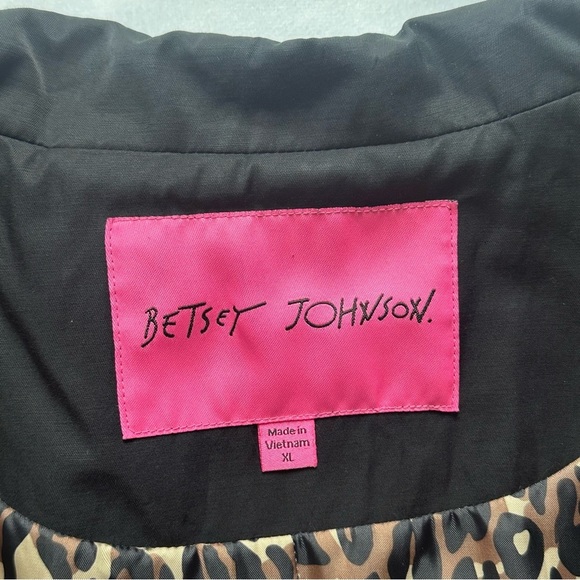 Betsy Johnson jacket. - Picture 4 of 8